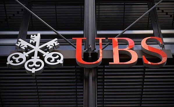 Après une enquête enterrée par le gouvernement UMP, la banque suisse UBS dans la tourmente